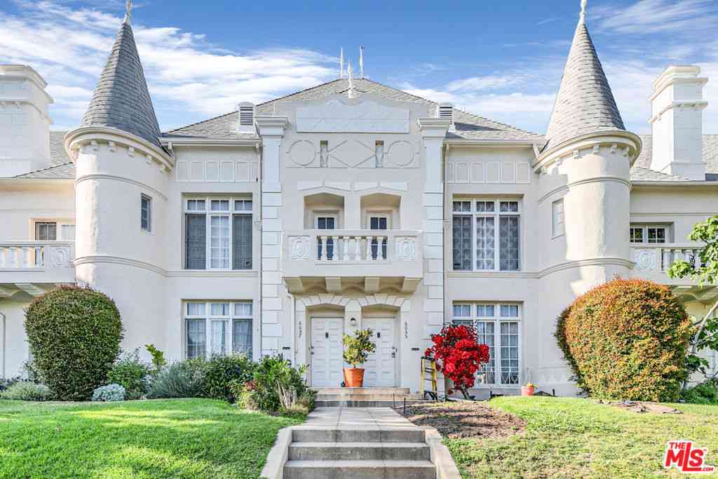 Condo For Rent - 6053 Scenic Avenue<br/> Los Angeles, CA 90068