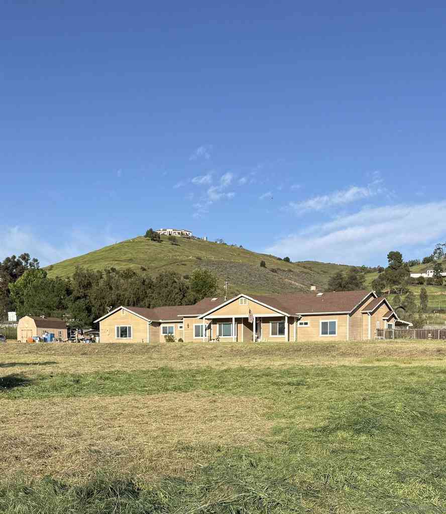 Homes For Sale - 1346 Wilson Rd<br/> Ramona, CA 92065