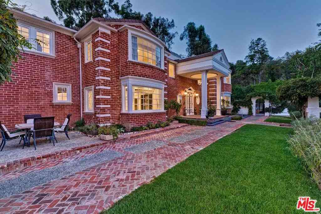 Homes For Sale - 725 N Faring Road<br/> Los Angeles, CA 90077