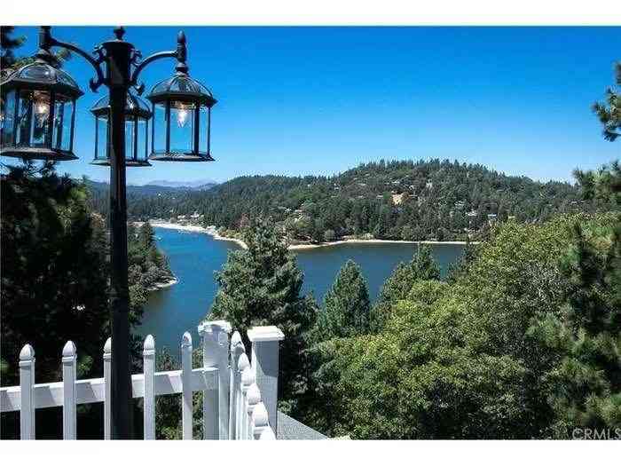 Homes For Rent - 652 Arbula<br/> Crestline, CA 92325