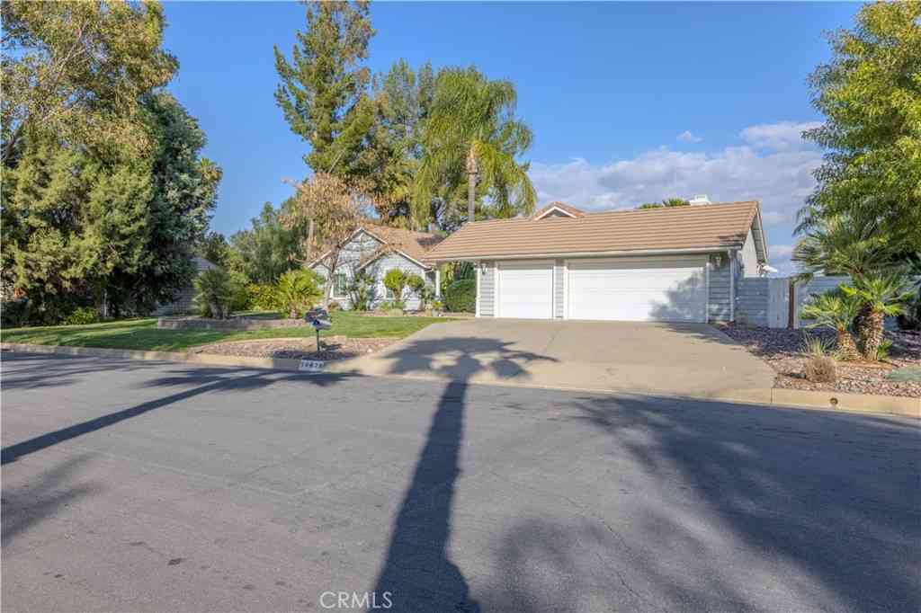 Homes For Sale - 30670 Brookstone<br/> Lake Elsinore, CA 92530