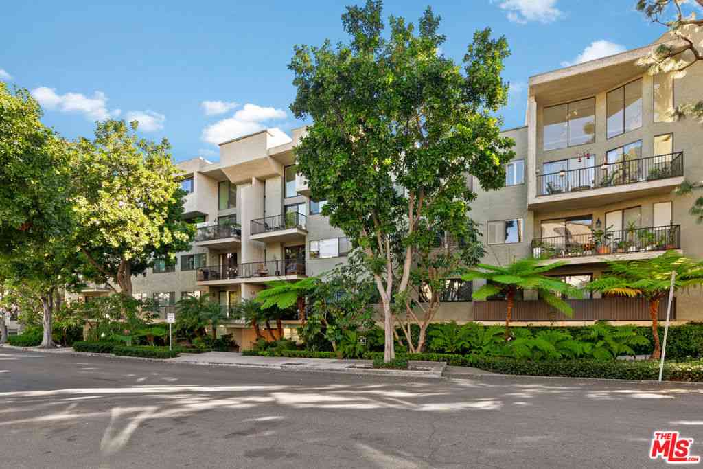 Condo For Sale - 9000 Cynthia Street #208<br/> West Hollywood, CA 90069