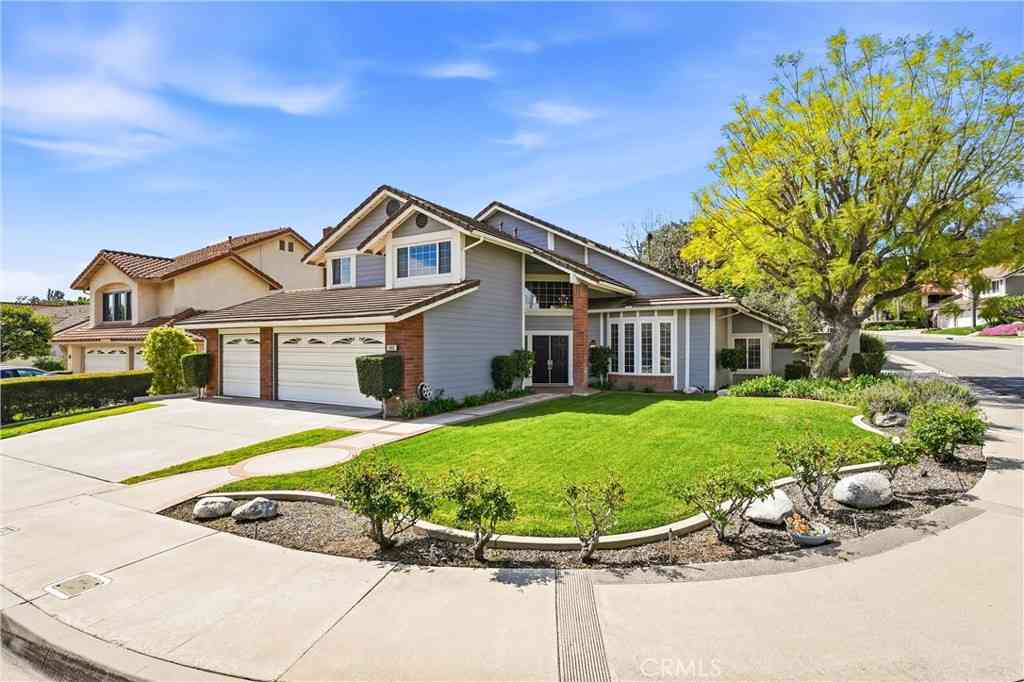Homes For Sale - 282 N Willow Springs<br/> Orange, CA 92869