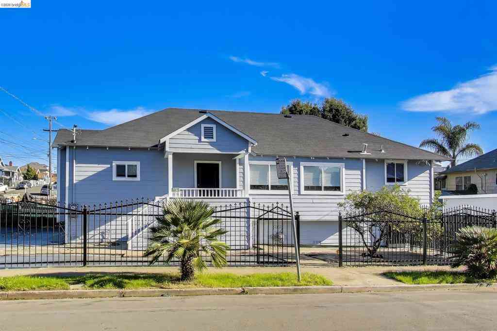 Homes For Sale - 1978 Rosedale Ave<br/> Oakland, CA 94601