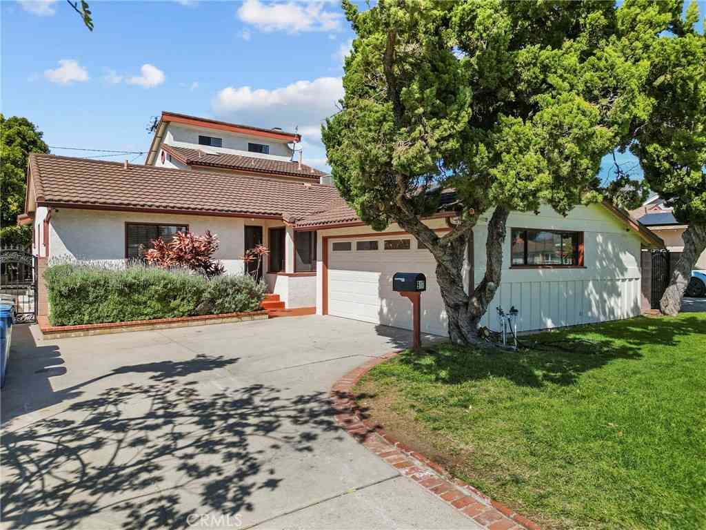 Homes For Sale - 917 N Huntington<br/> San Fernando, CA 91340