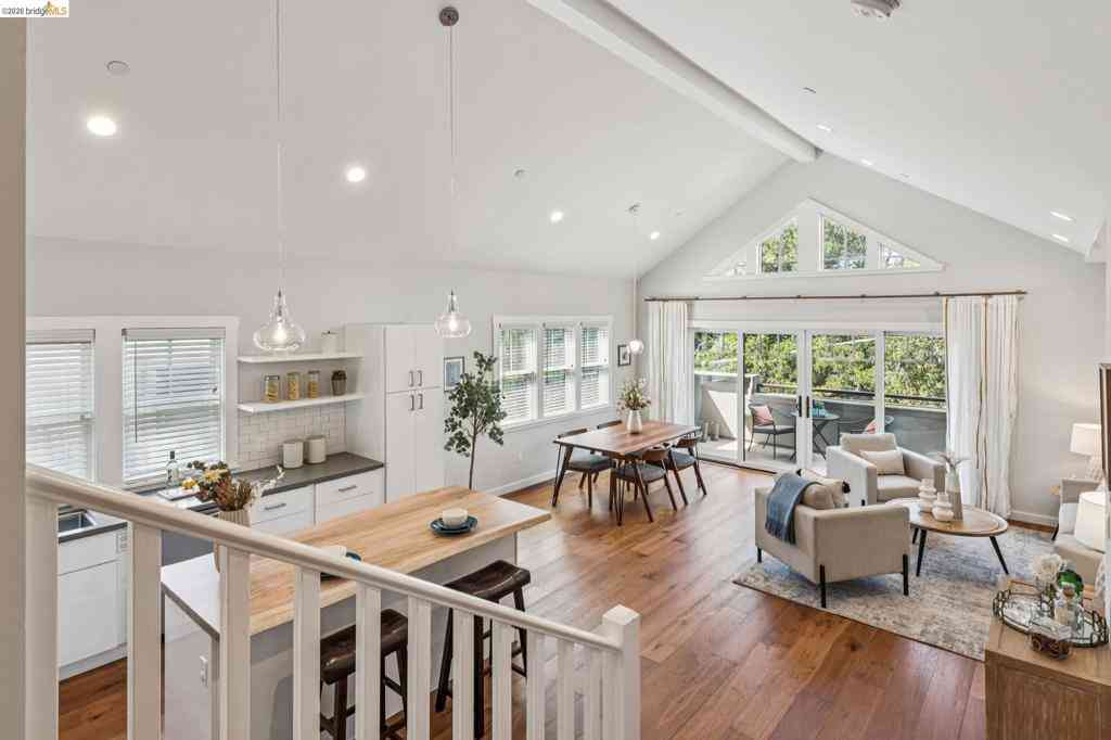 Condo For Sale - 3424 Richmond Blvd<br/> Oakland, CA 94611