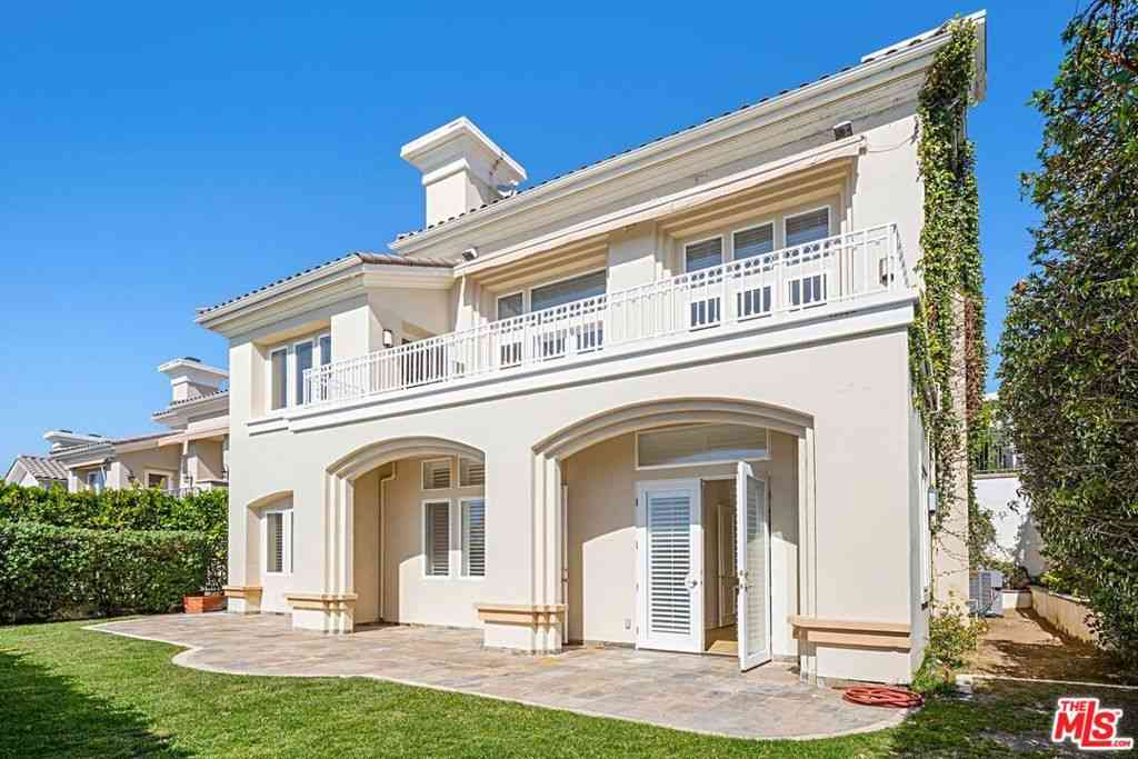 Homes For Rent - 16646 Calle Brittany<br/> Pacific Palisades, CA 90272