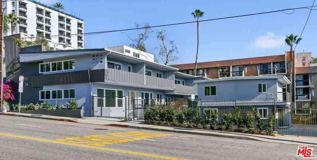 Condo For Rent - 954 N San Vicente Boulevard #6<br/> West Hollywood, CA 90069
