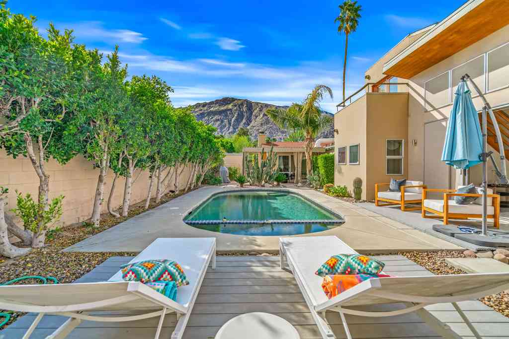 Homes For Sale - 610 S Camino Real<br/> Palm Springs, CA 92264
