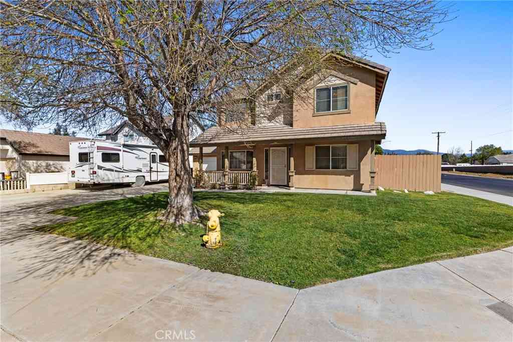 Homes For Sale - 500 Tell Lane<br/> Hemet, CA 92544