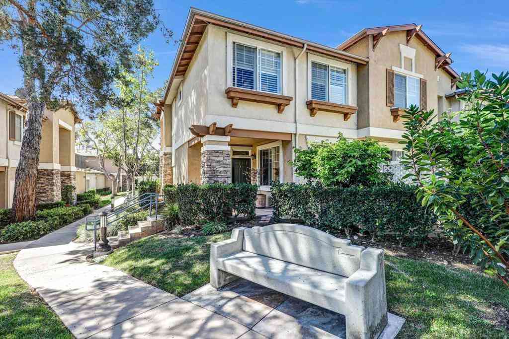 Townhouse For Sale - 9625 W Canyon Ter #4<br/> San Diego, CA 92123