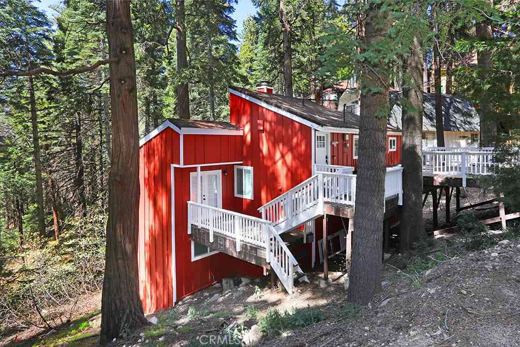 Homes For Sale - 531 W Victoria Court<br/> Lake Arrowhead, CA 92352