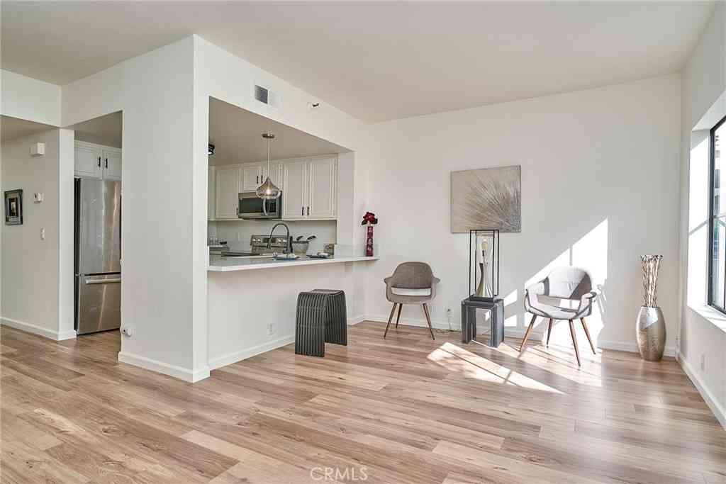 Condo For Sale - 720 W 4th #305<br/> Long Beach, CA 90802