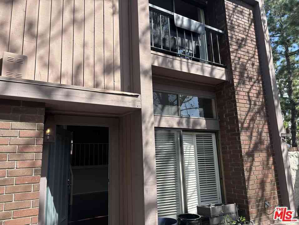 Condo For Rent - 4541 Alla Road #5<br/> Marina Del Rey, CA 90292
