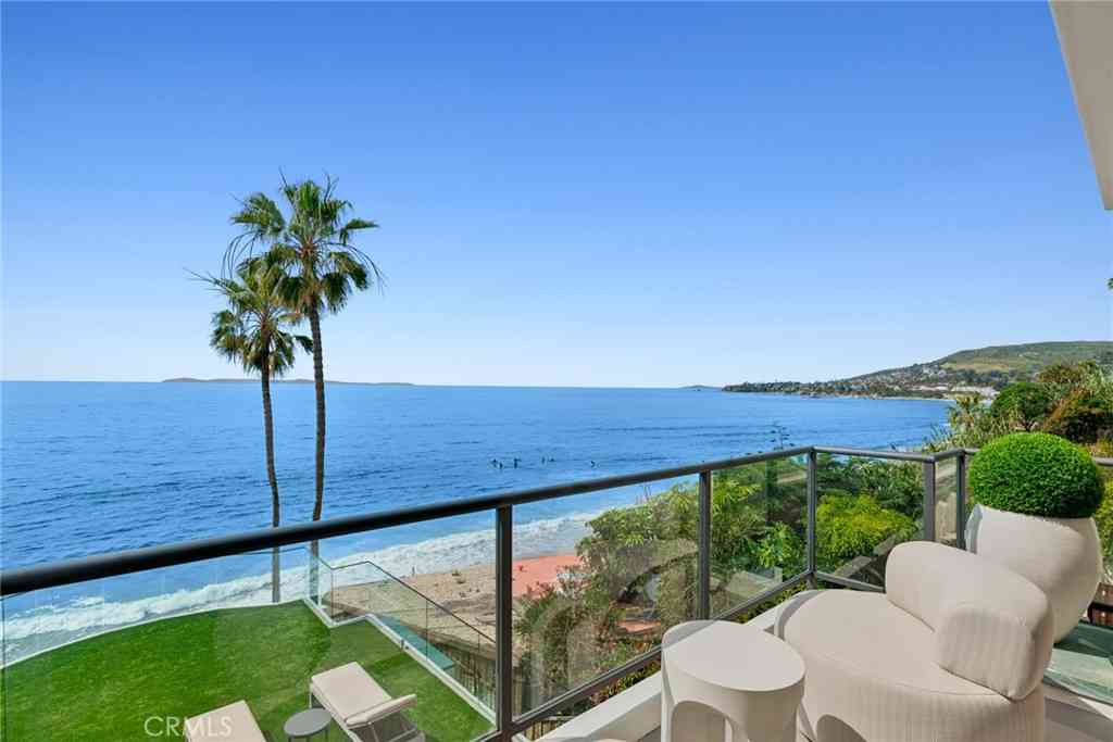 Condo For Sale - 921 Gaviota Drive<br/> Laguna Beach, CA 92651