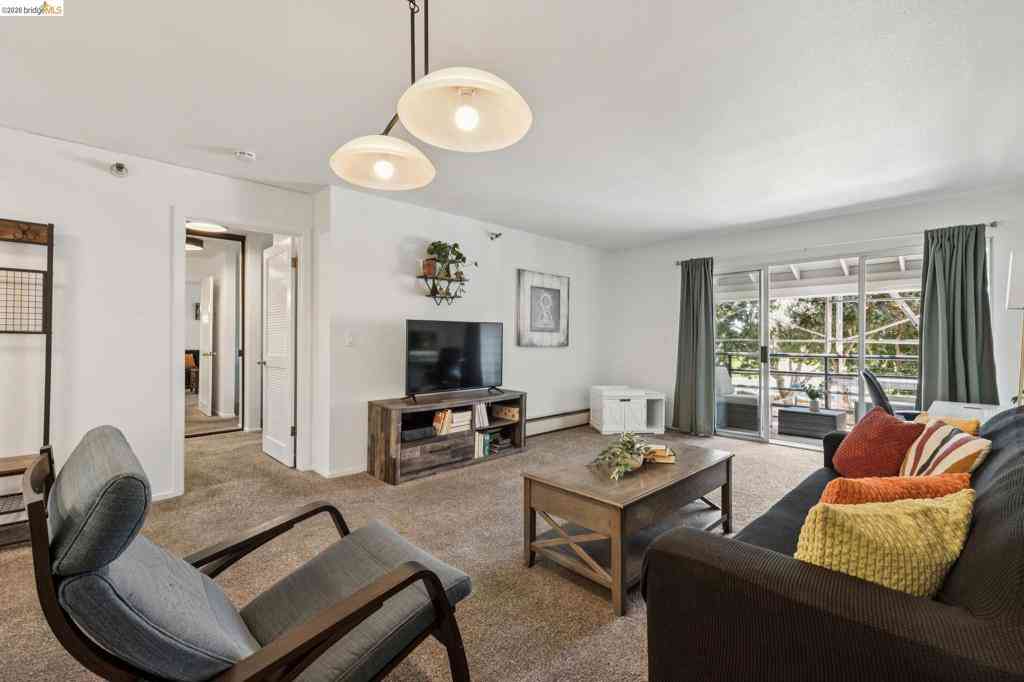 Condo For Sale - 1203 Melville Sq #216<br/> Richmond, CA 94804