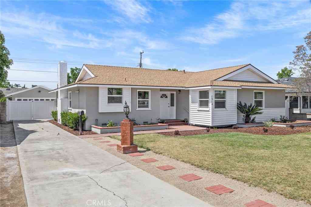 Homes For Sale - 1514 E Palm<br/> Orange, CA 92866