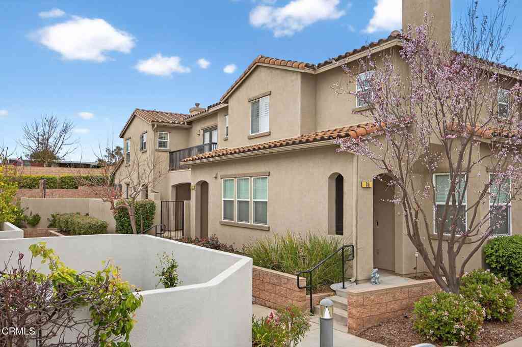 Townhouse For Sale - 34 Secret Hollow Lane<br/> Newbury Park, CA 91320