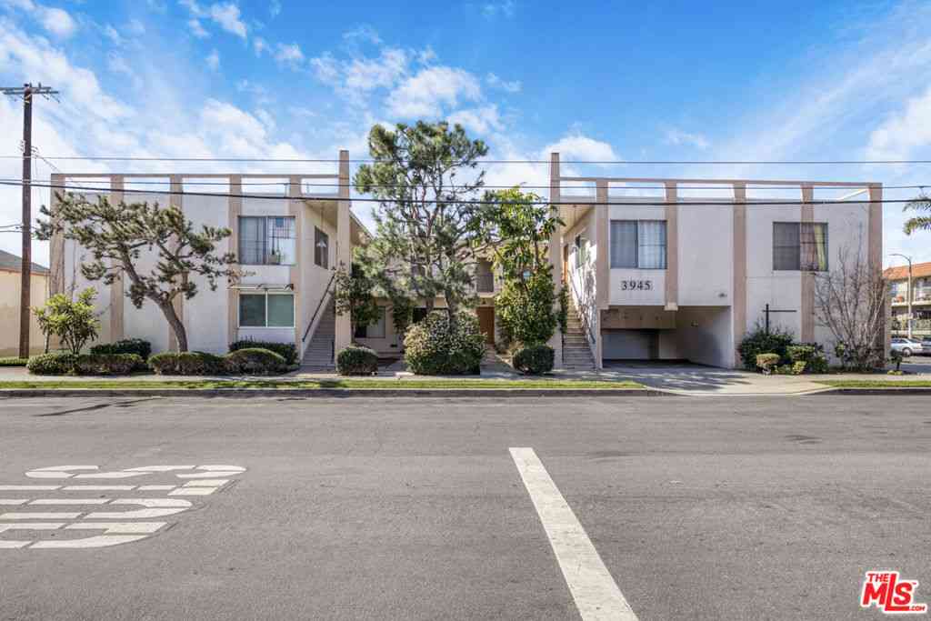 Homes For Sale - 3945 Frances Avenue<br/> Los Angeles, CA 90066