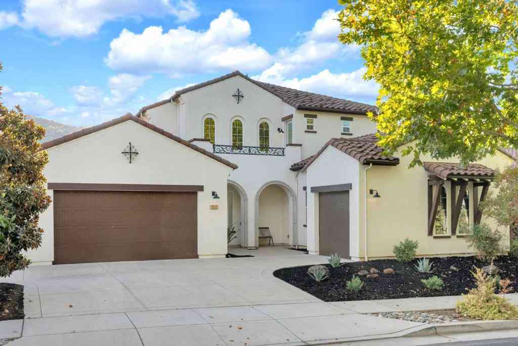 Homes For Sale - 7277 Pitlochry Drive<br/> Gilroy, CA 95020