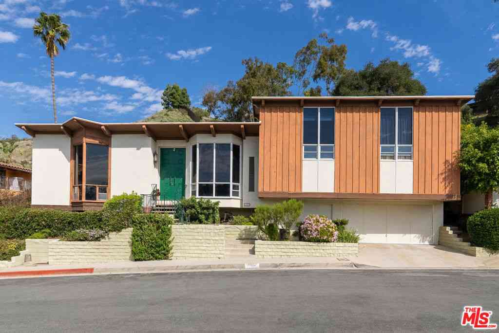 Homes For Rent - 11807 Bel Terrace<br/> Los Angeles, CA 90049