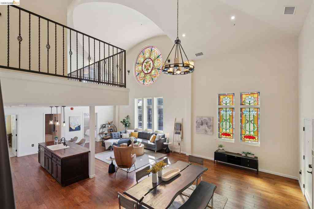 Condo For Sale - 6300 Shattuck Ave #1<br/> Oakland, CA 94609