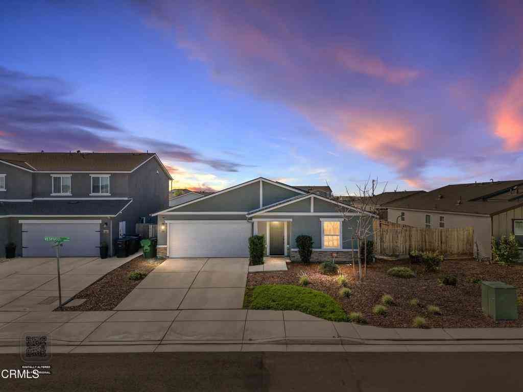 Homes For Sale - 6003 Vespucci Avenue<br/> Bakersfield, CA 93313
