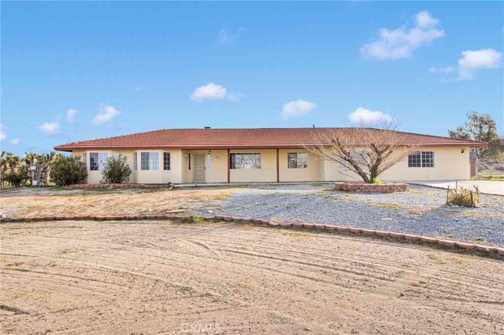 Homes For Sale - 329 Lindero Road<br/> Pinon Hills, CA 92372