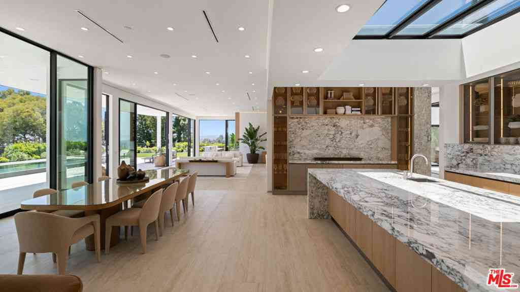 Homes For Rent - 365 Trousdale Place<br/> Beverly Hills, CA 90210
