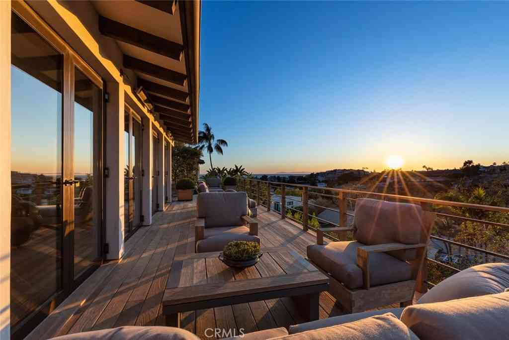 Homes For Rent - 269 Emerald Bay<br/> Laguna Beach, CA 92651