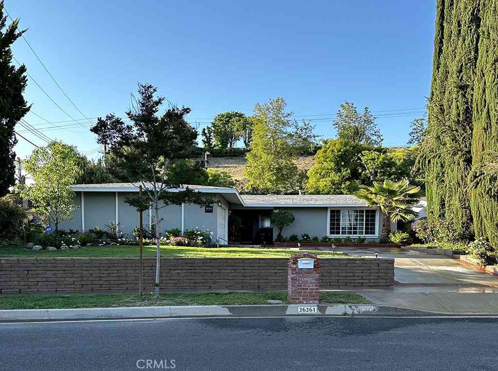 Homes For Sale - 26261 Veva Way<br/> Calabasas, CA 91302