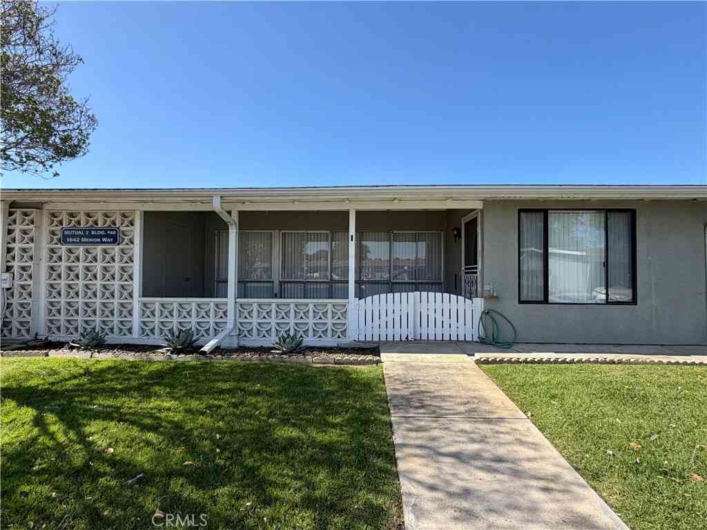 Homes For Sale - 1642 Merion Way, M2-40i<br/> Seal Beach, CA 90740