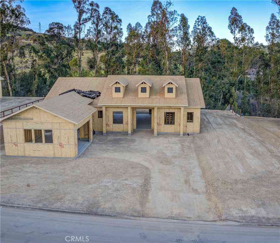 Homes For Sale - 6640 Valle Verde Lane<br/> San Luis Obispo, CA 93405