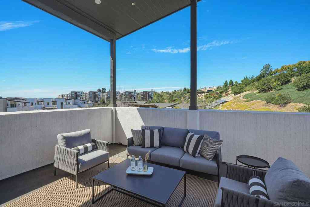 Condo For Sale - 2814 Avella Cir<br/> San Diego, CA 92108