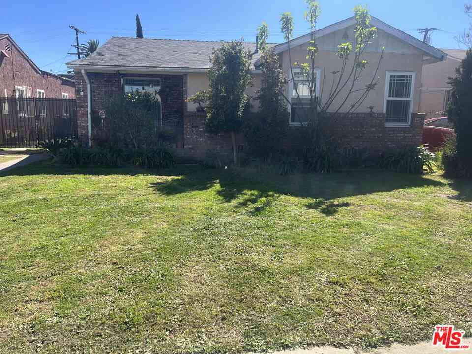 Homes For Sale - 1026 W 101st Street<br/> Los Angeles, CA 90044