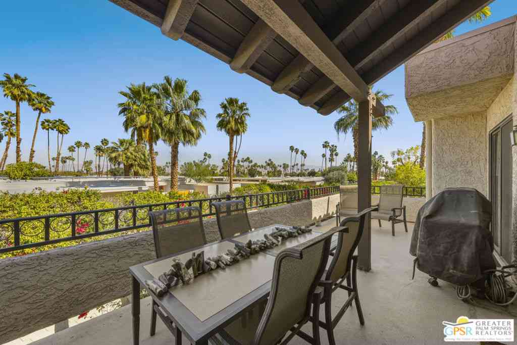 Condo For Sale - 2345 S Cherokee Way #137<br/> Palm Springs, CA 92264