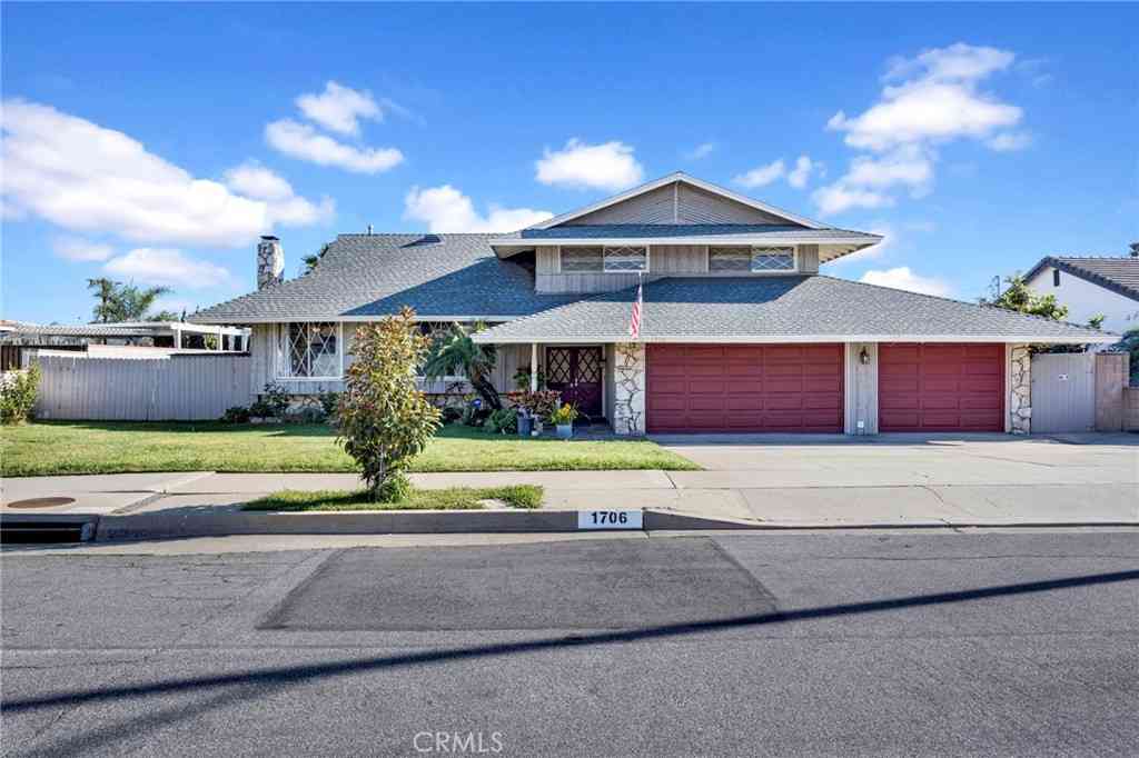 Homes For Sale - 1706 E Retford<br/> Covina, CA 91724