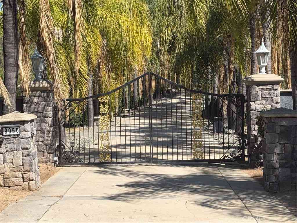 Homes For Sale - 9050 Hunt Road<br/> Corona, CA 92883