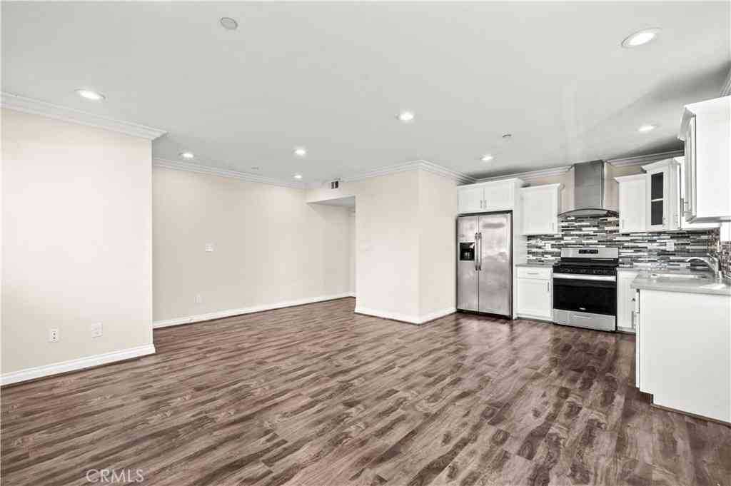 Apartment For Rent - 4816 Saturn Street<br/> Los Angeles, CA 90019