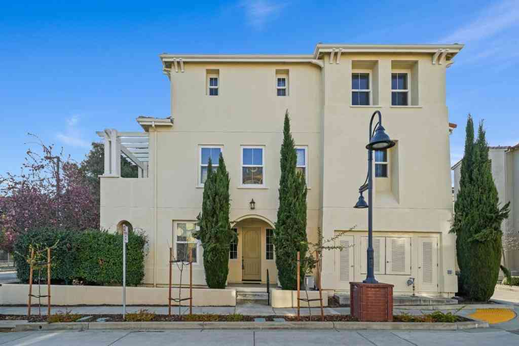 Townhouse For Sale - 451 Chagall Street<br/> Mountain View, CA 94041