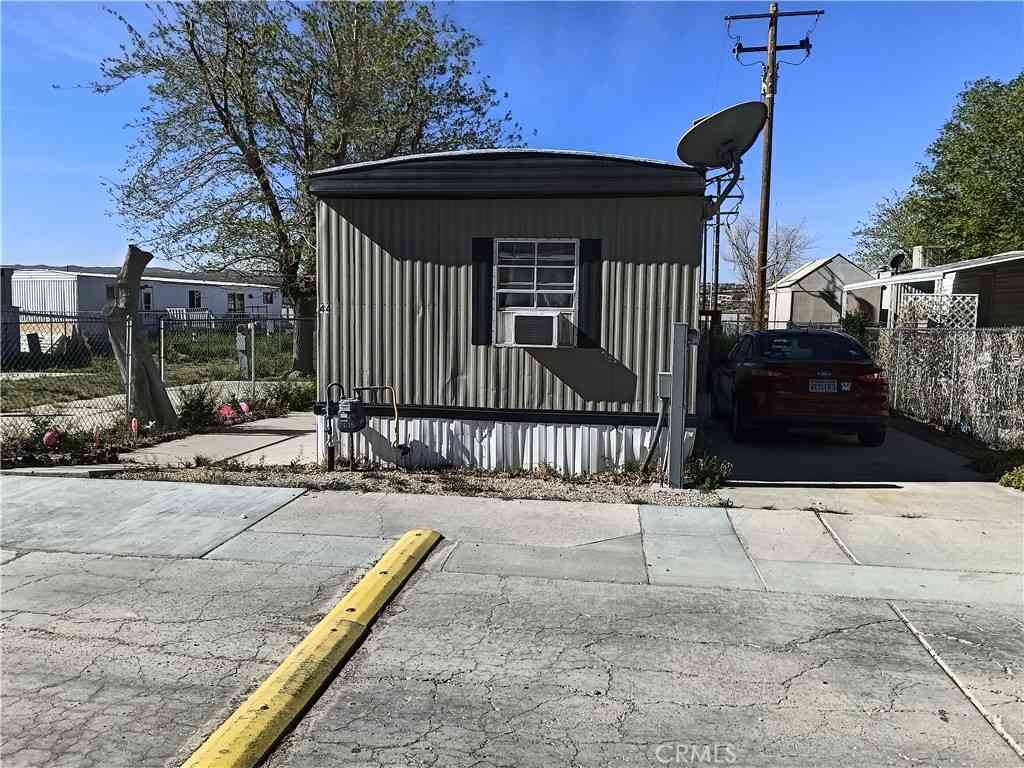 Mobile Home For Sale - 2100 Soapmine Road #44<br/> Barstow, CA 92311