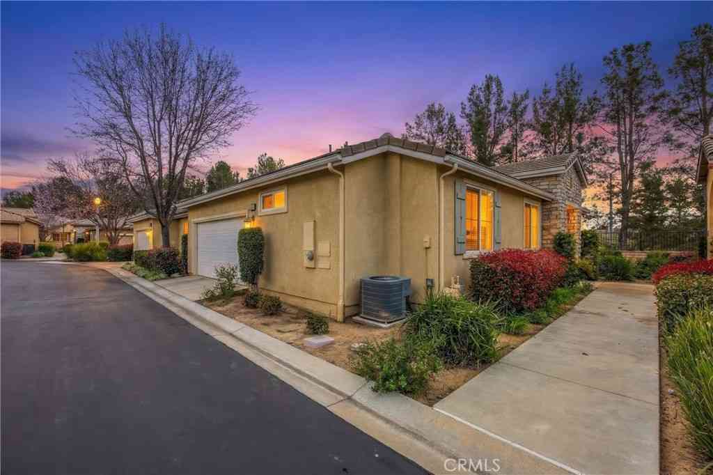 Condo For Sale - 1637 A Beaver Creek<br/> Beaumont, CA 92223