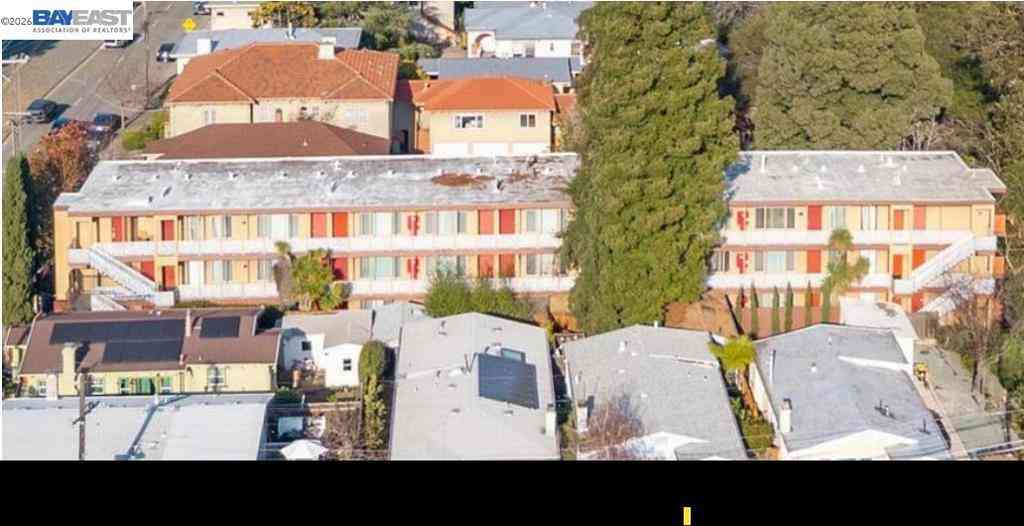 Homes For Sale - 5412 Claremont Ave<br/> Oakland, CA 94618