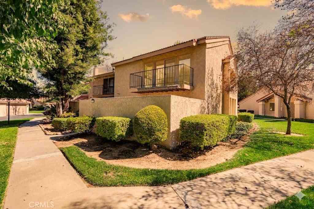 Townhouse For Sale - 7088 Seville<br/> Riverside, CA 92504