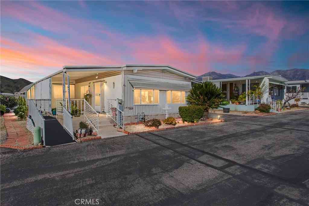 Mobile Home For Sale - 12220 5th St #142<br/> Yucaipa, CA 92399