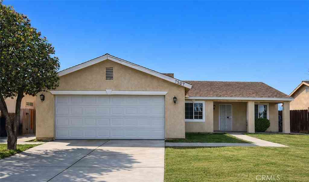 Homes For Sale - 7507 Cross Glade<br/> Bakersfield, CA 93307