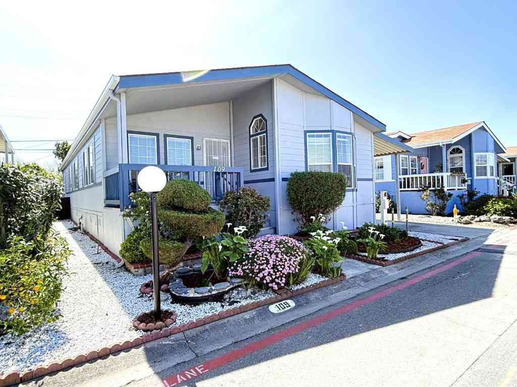 Mobile Home For Sale - 1220 Tasman Drive<br/> Sunnyvale, CA 94089