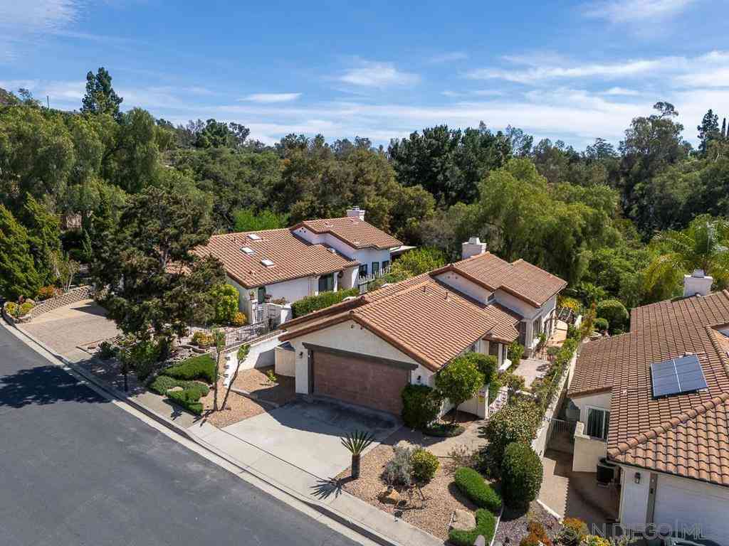 Homes For Sale - 1709 Larkhaven Glen<br/> Escondido, CA 92026