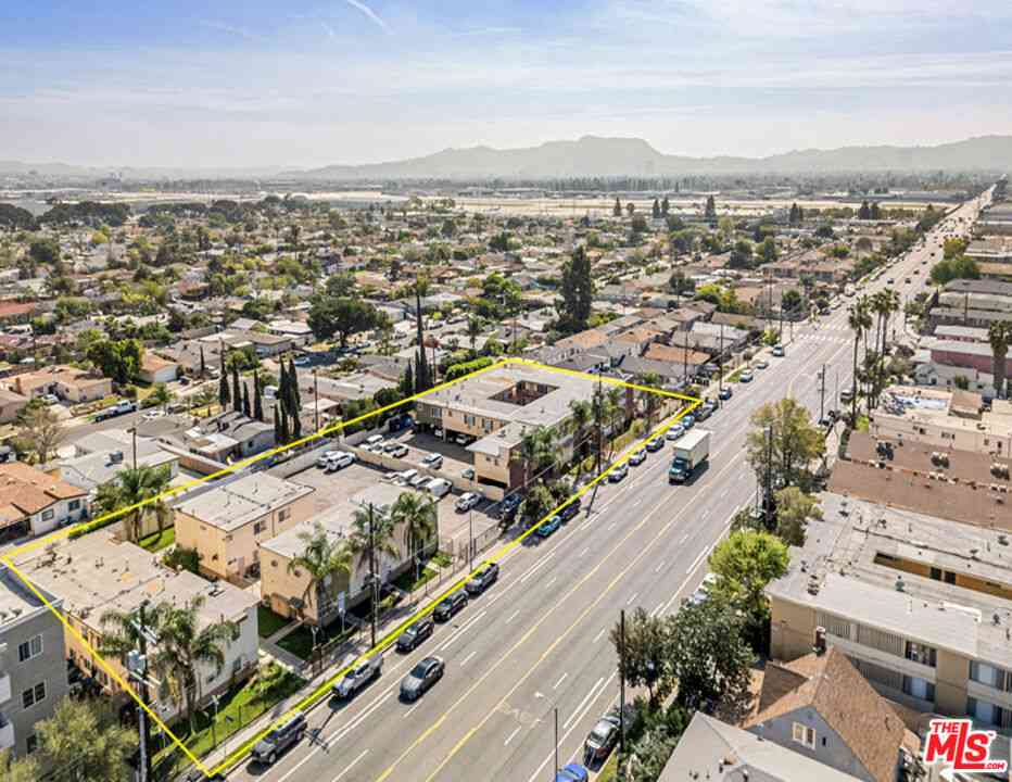Homes For Sale - 7442 Vineland Avenue<br/> Sun Valley, CA 91352