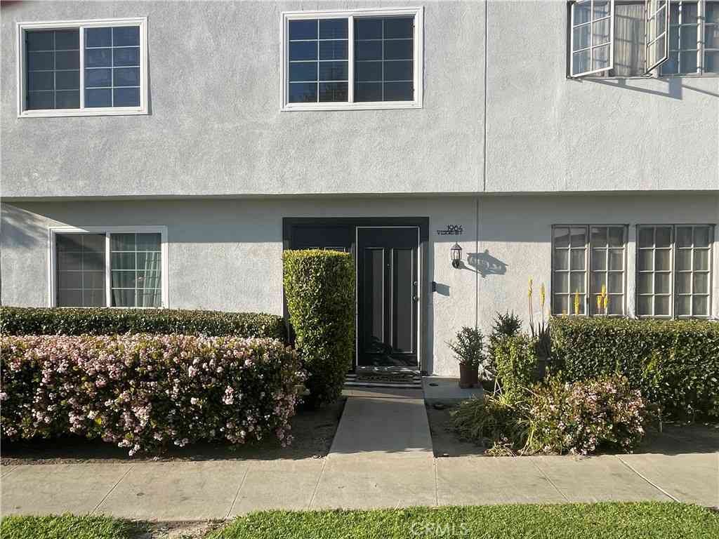 Condo For Sale - 1964 W Glenoaks #D<br/> Anaheim, CA 92801